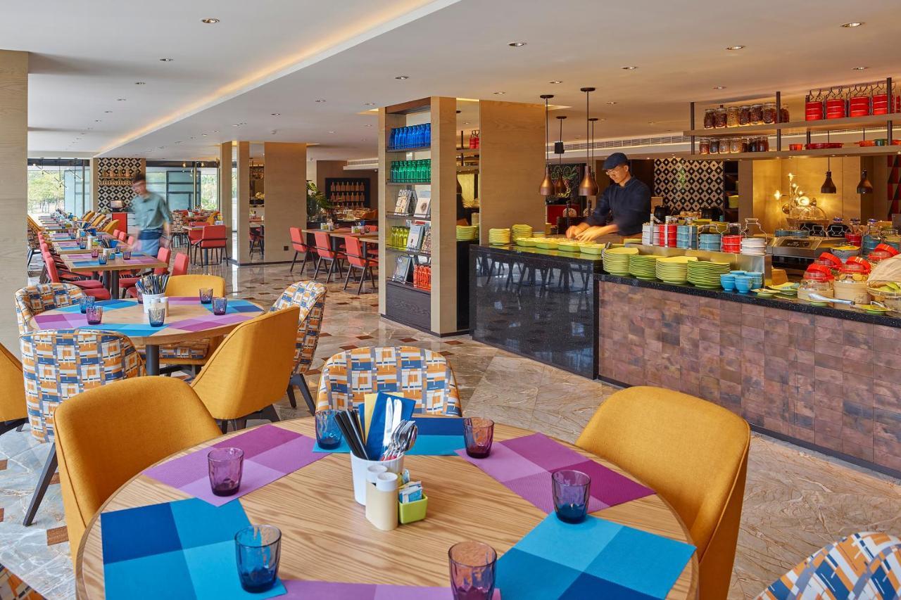 Hotel Indigo Kaohsiung Central Park By Ihg Esterno foto The restaurant
