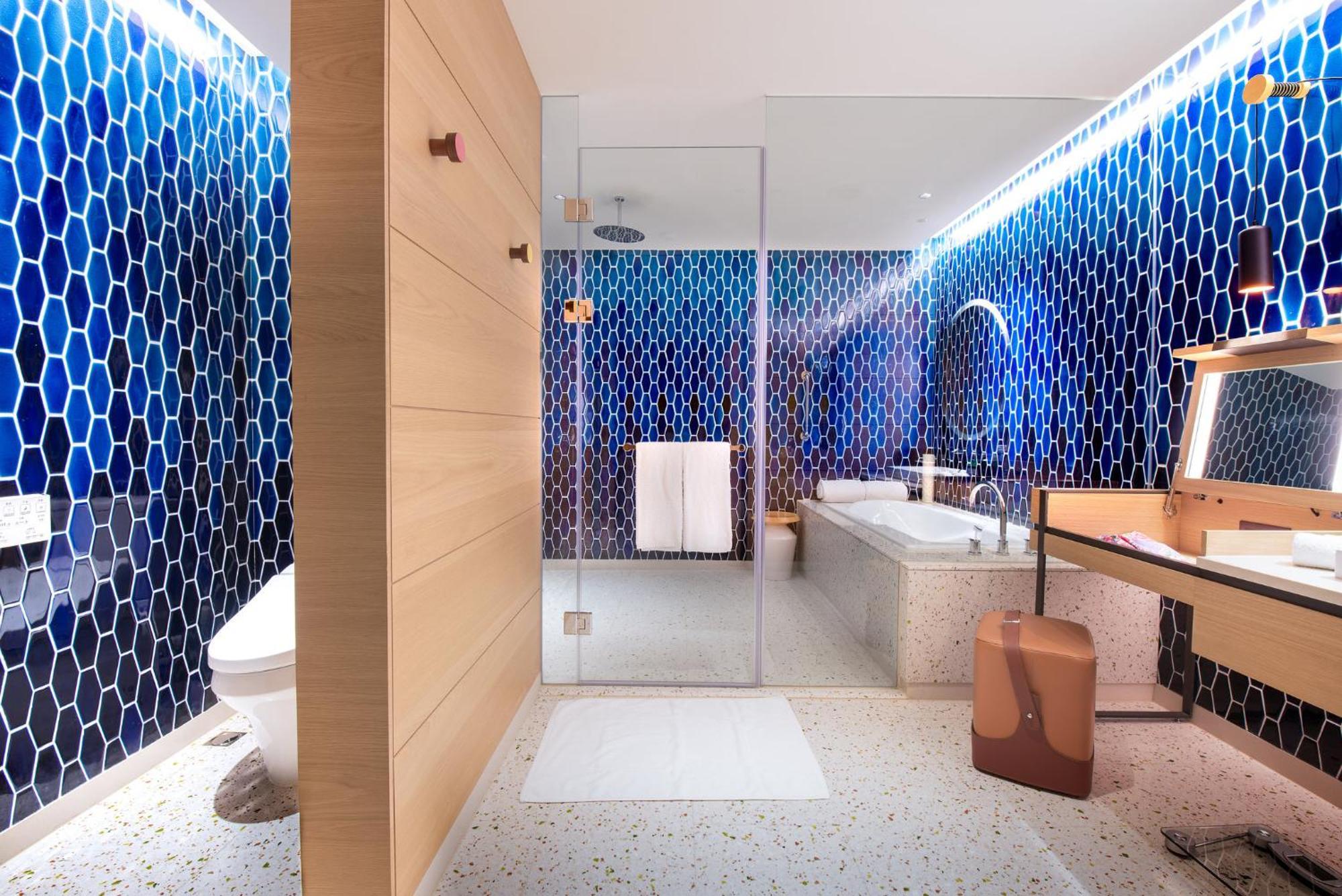 Hotel Indigo Kaohsiung Central Park By Ihg Esterno foto Bathroom