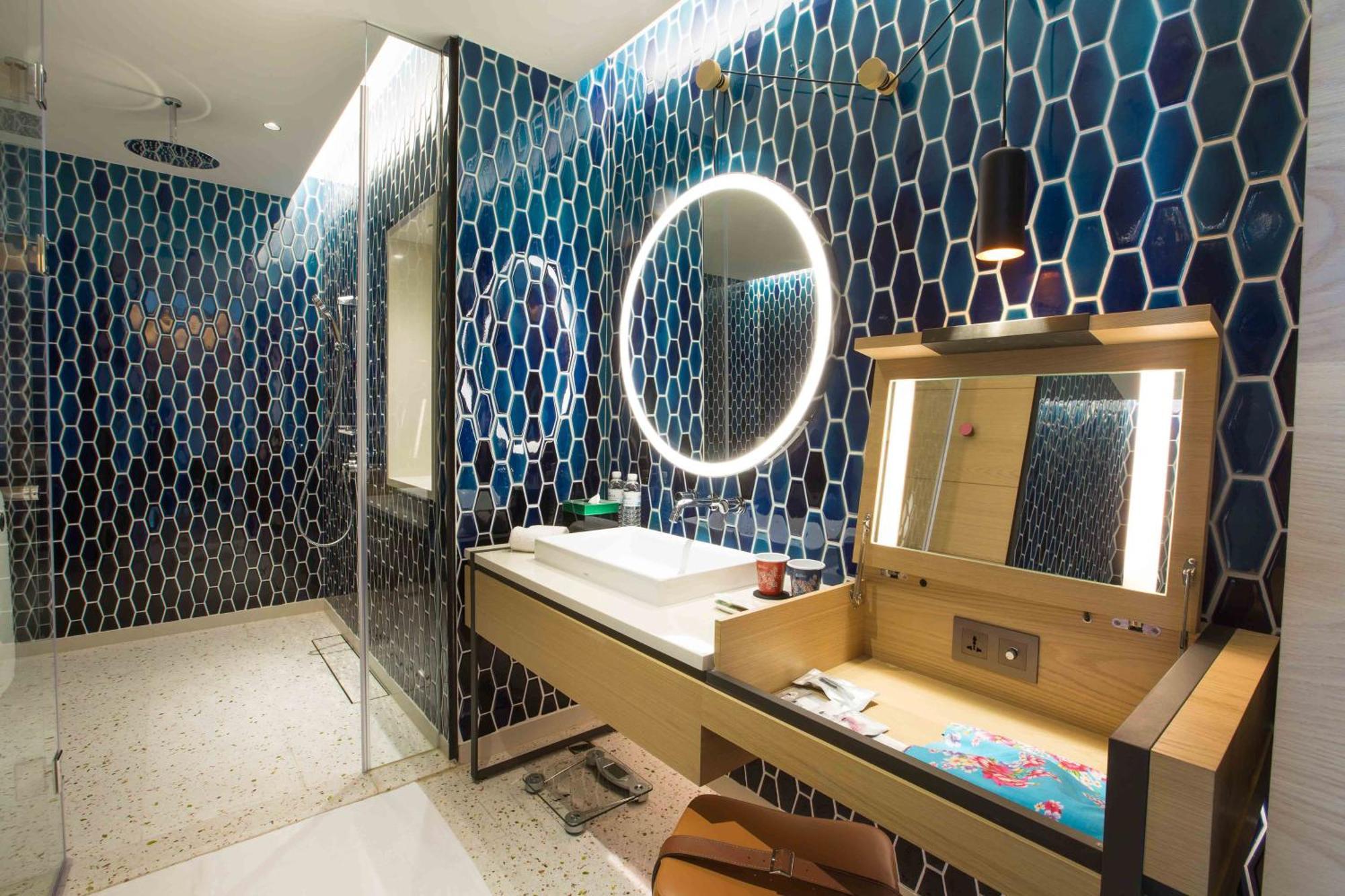 Hotel Indigo Kaohsiung Central Park By Ihg Esterno foto Bathroom